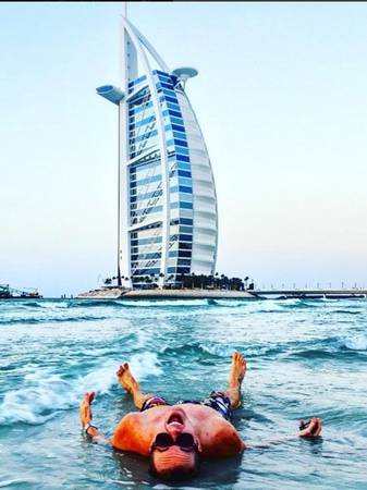 21 tuổi, 2 năm xuyên 50 quốc gia