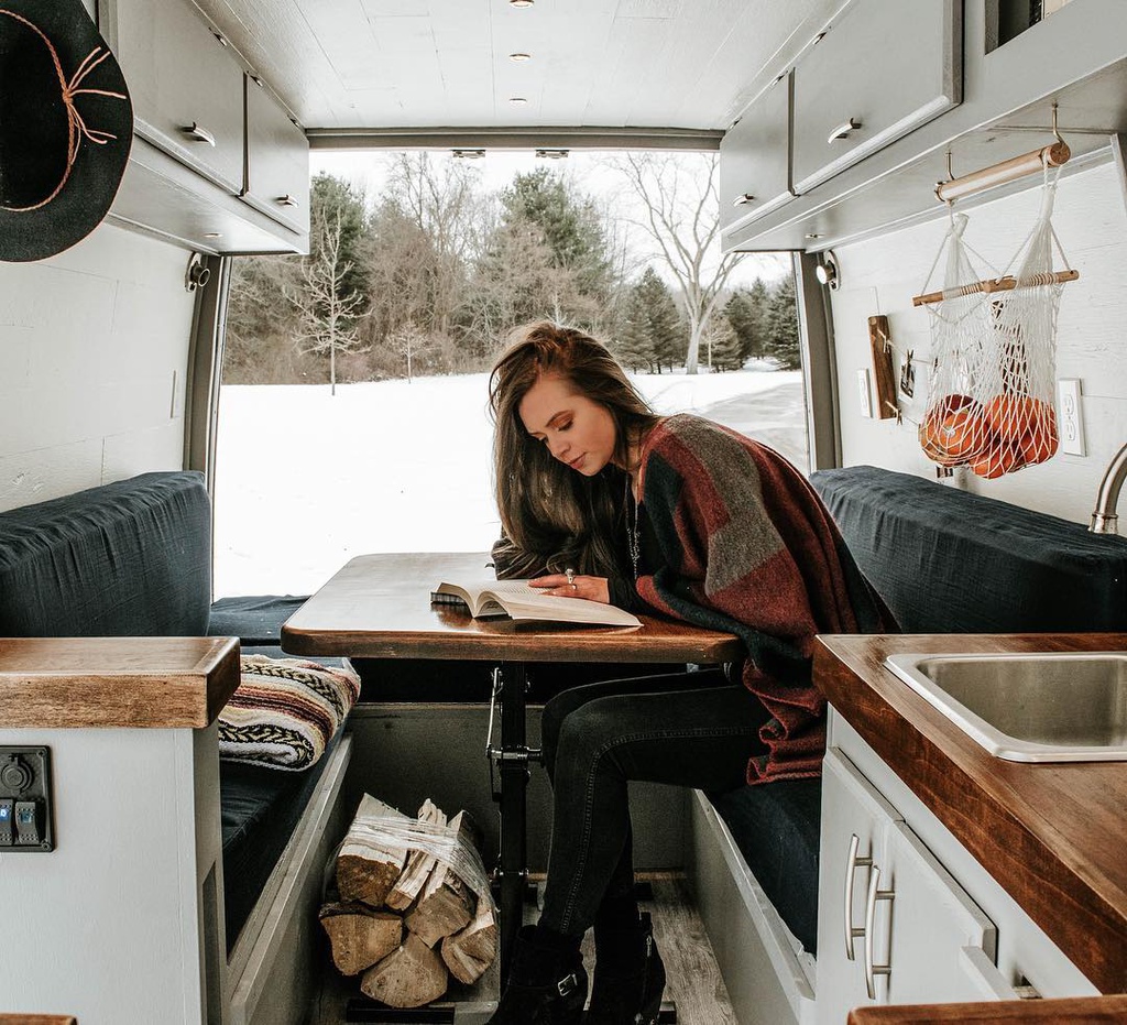 9X chia tay bạn trai, bỏ việc đi khắp nước Mỹ cùng chó cưng