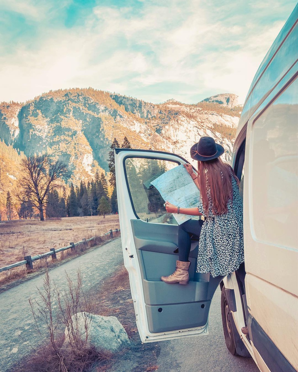 9X chia tay bạn trai, bỏ việc đi khắp nước Mỹ cùng chó cưng