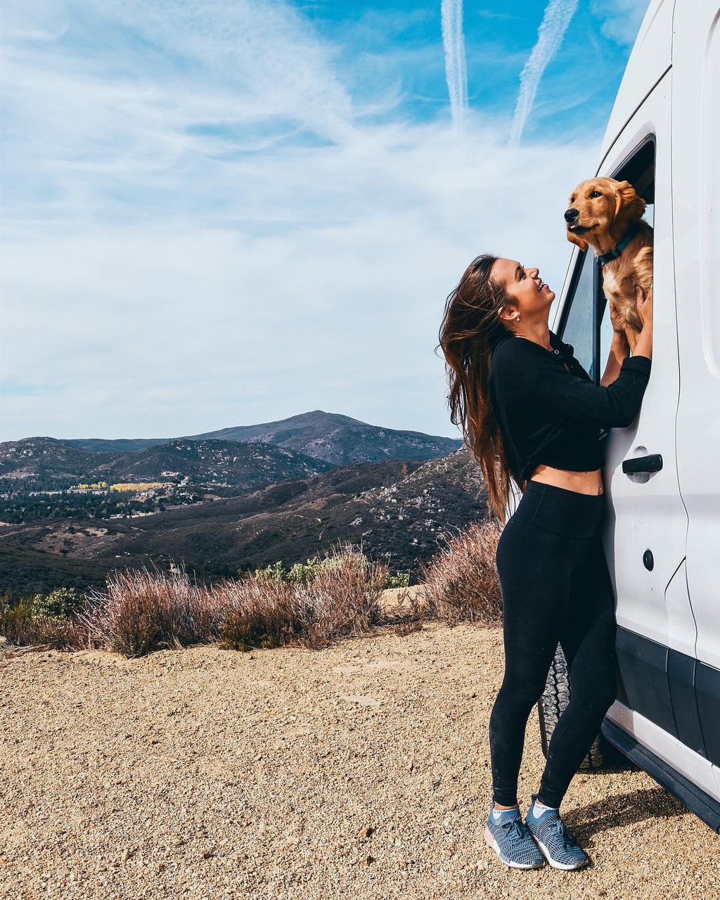 9X chia tay bạn trai, bỏ việc đi khắp nước Mỹ cùng chó cưng