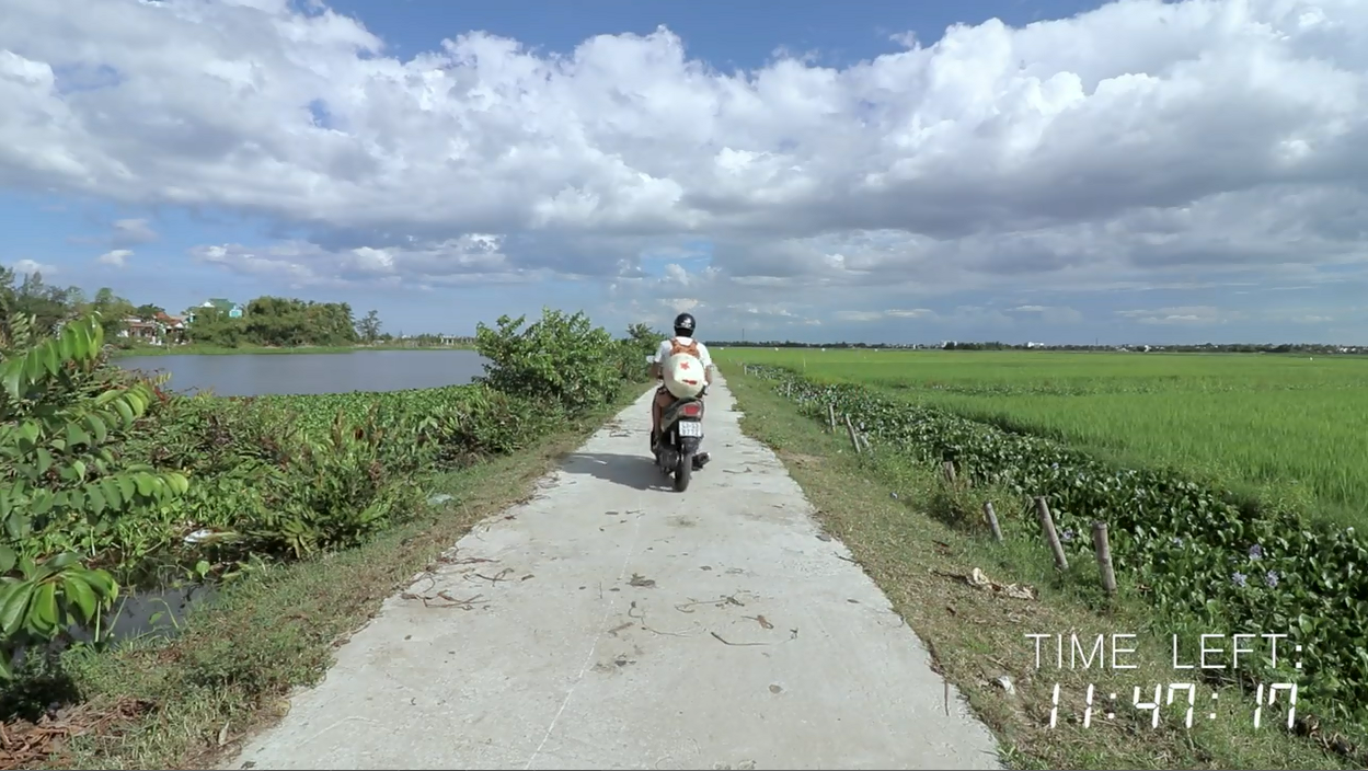 Anh chàng phượt thủ này đang khiến giới trẻ Thái “phát cuồng” Việt Nam