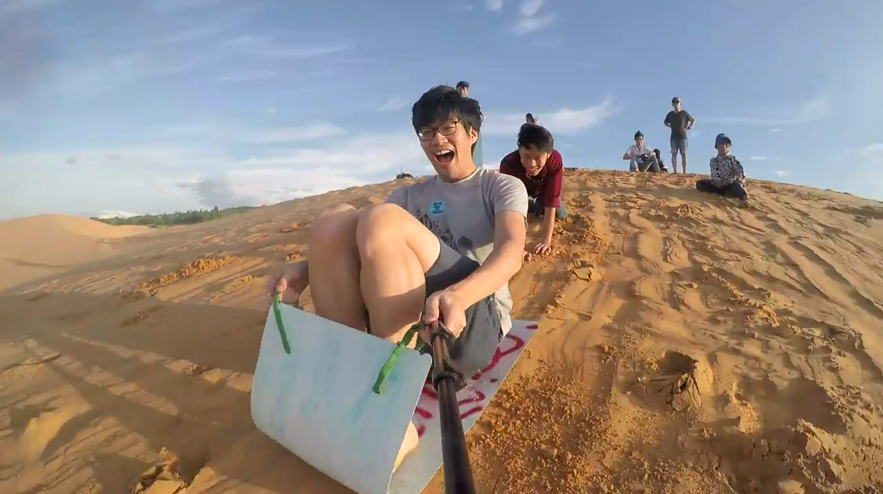 Anh chàng phượt thủ này đang khiến giới trẻ Thái “phát cuồng” Việt Nam