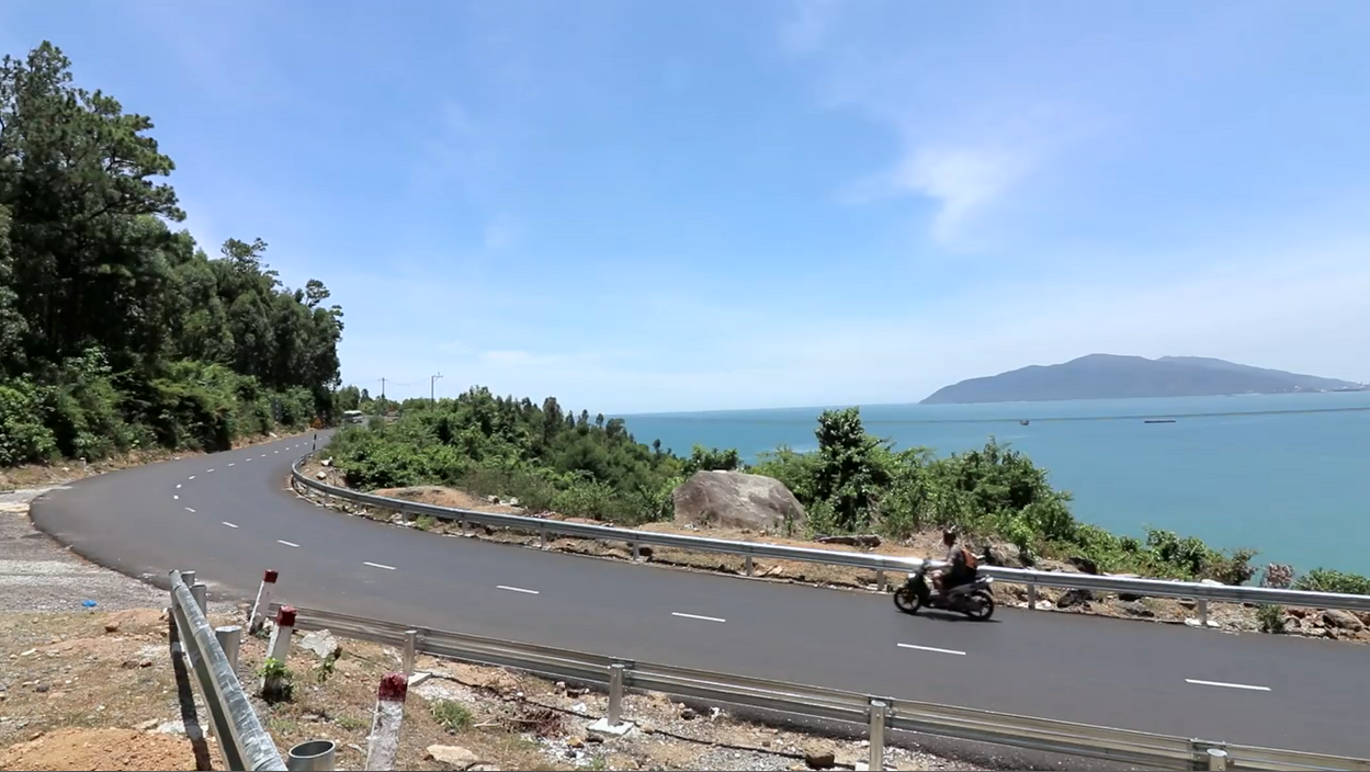 Anh chàng phượt thủ này đang khiến giới trẻ Thái “phát cuồng” Việt Nam