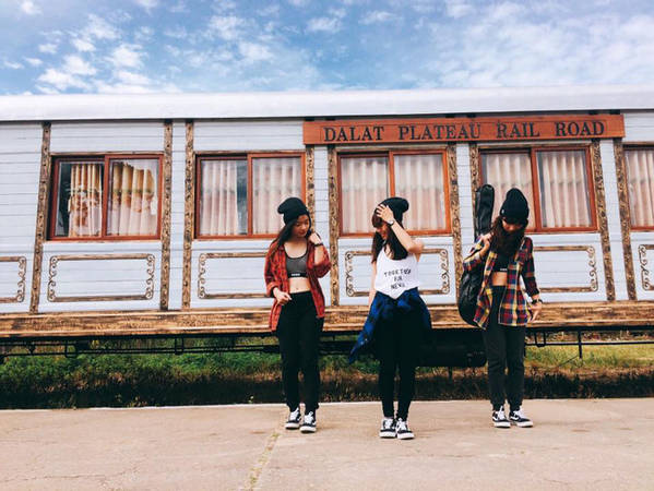 Cần gì người yêu, cứ đi du lịch với “hội chị em” như 3 cô bạn này là đủ vui lắm rồi!