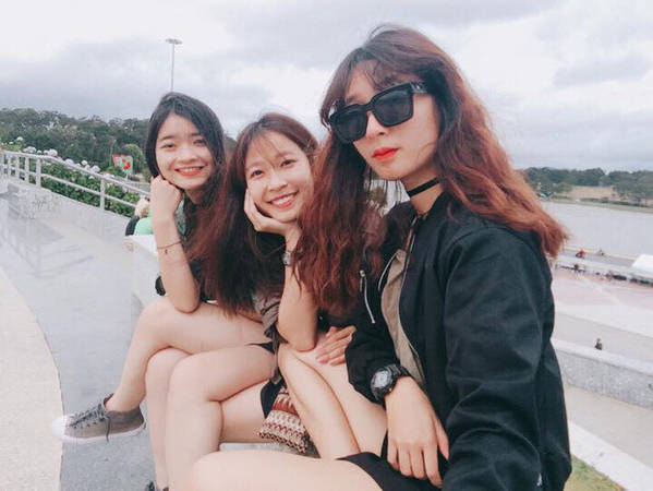 Cần gì người yêu, cứ đi du lịch với “hội chị em” như 3 cô bạn này là đủ vui lắm rồi!