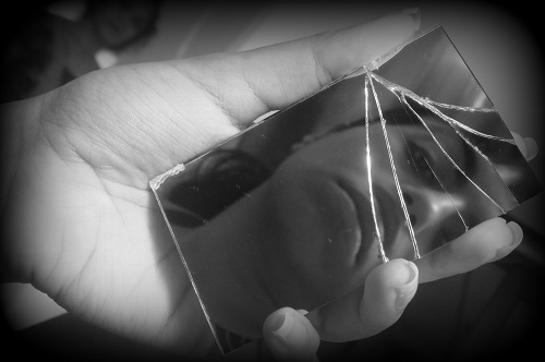 Ý nghĩa của hình ảnh chiếc gương trong giấc mơ