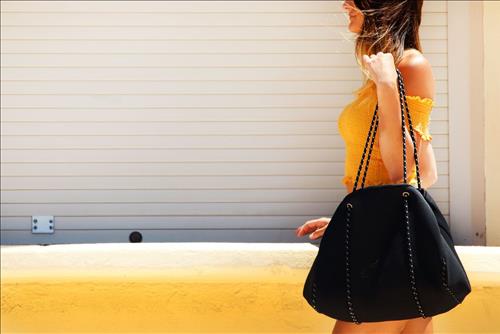 Mơ thấy túi xách: Tưởng mọi chuyện đều tốt đẹp mà thực chất lại không phải vậy