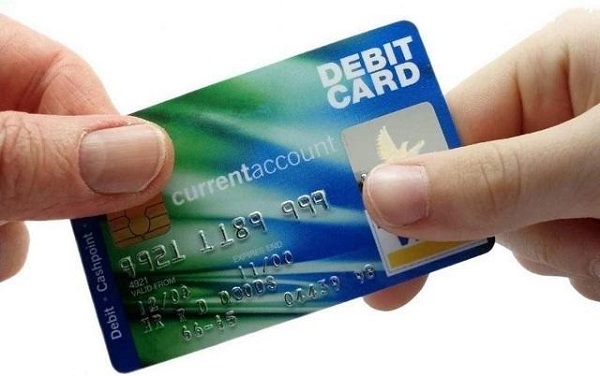 Thẻ Debit là gì? Lý do vì sao bạn nên làm thẻ Debit?