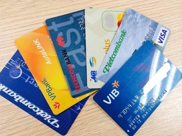 Để tiền trong thẻ ATM có được tính lãi hay không?