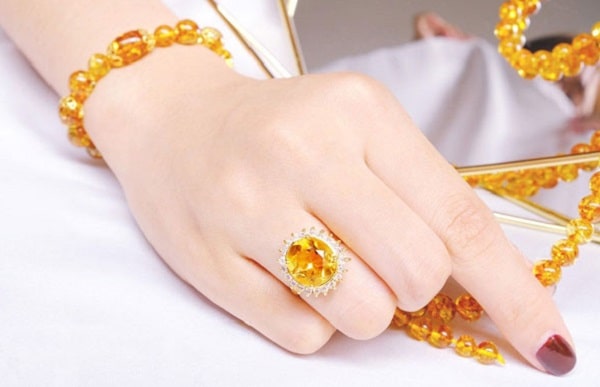 Vàng 610 Là Vàng Gì? Giá Vàng 610 Hôm Nay Bao Nhiêu Tiền?