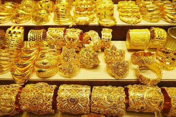 Vàng non là gì? Vàng non có bị xỉn màu hay không?