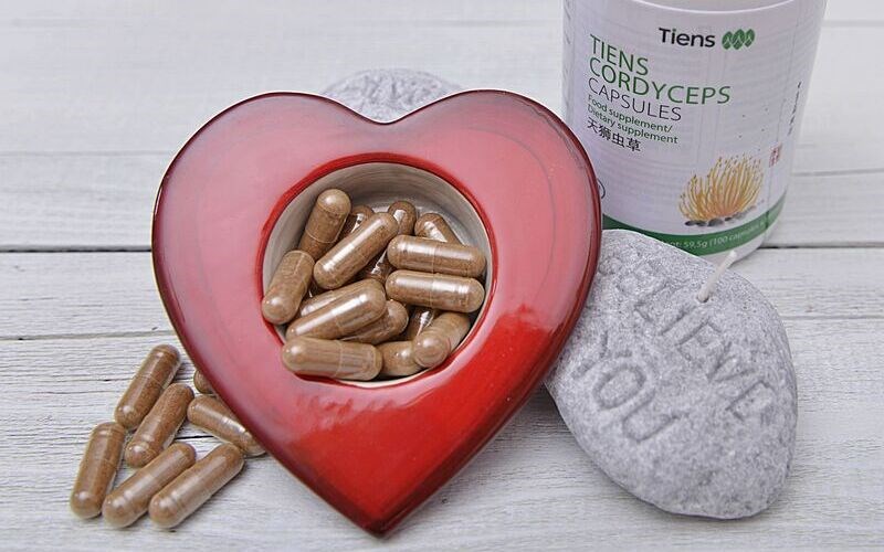 Đông trùng hạ thảo là gì và sự thật về loại thần dược này?