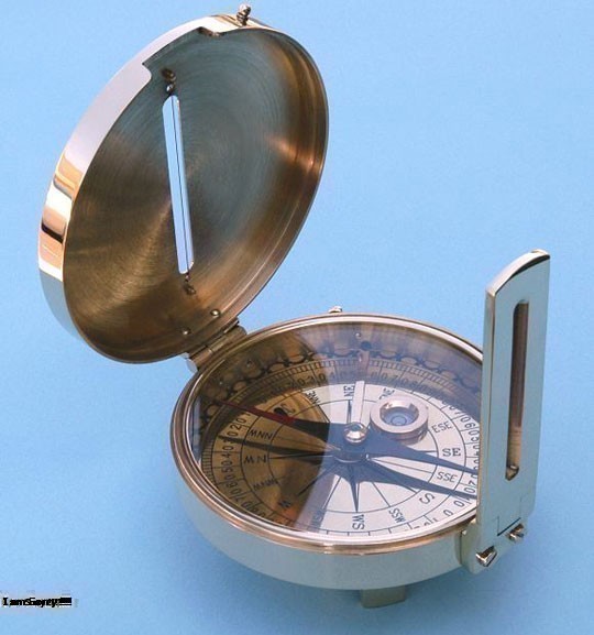 La bàn là gì? Tìm hiểu về la bàn là gì?