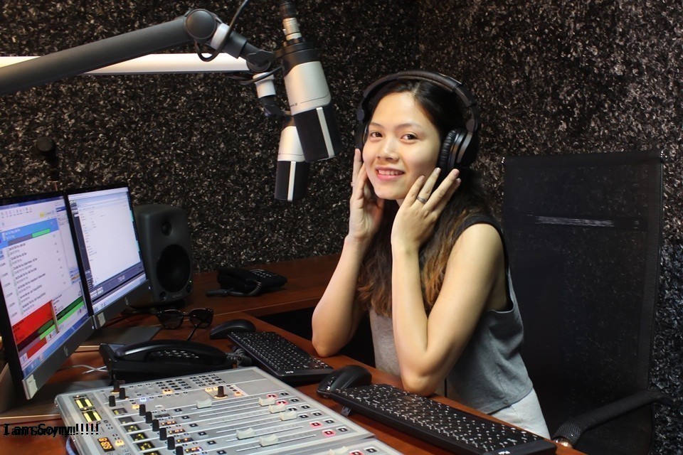 Phát thanh viên là gì và phát thanh viên giỏi cần yếu tố gì?