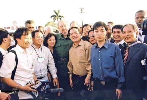 Phóng viên tháp tùng là gì? Công việc Phóng viên tháp tùng?