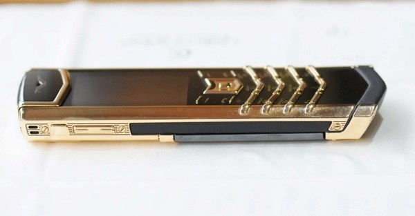 Vertu là gì và vì sao điện thoại Vertu giá cao đến thế?