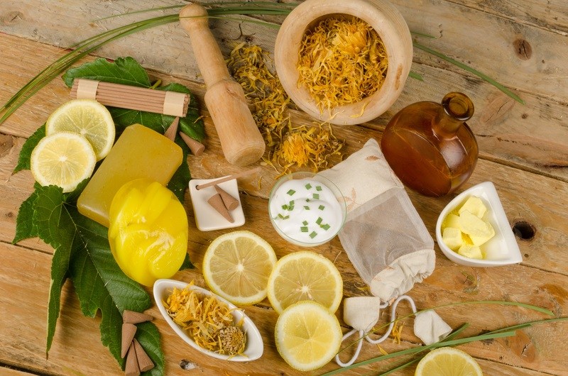 Mỹ phẩm thiên nhiên và cách lựa chọn mỹ phẩm an toàn?