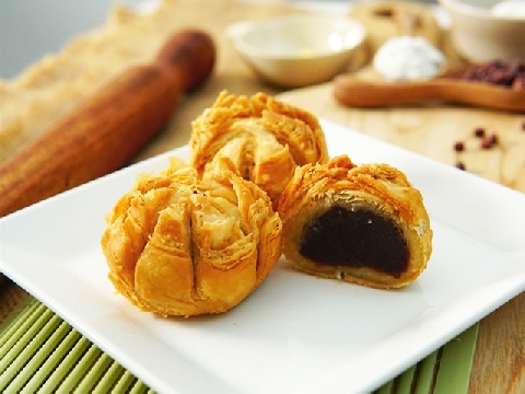 Cách làm bánh trung thu chiên lạ mà cực hấp dẫn