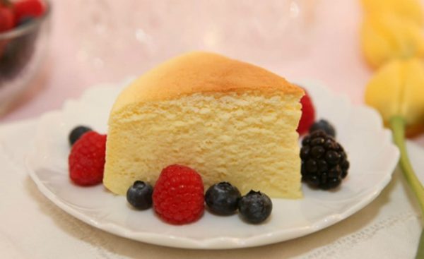 Cách làm bánh bông lan kem phô mai thơm phức ngon tuyệt