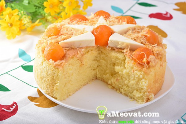 Cách làm bánh bông lan trứng muối nhân phô mai