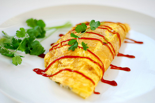 Cách làm cơm chiên cuộn trứng cho cả gia đình thích mê