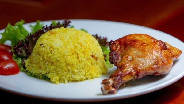 Cách làm cơm gà xối mỡ theo công thức chuẩn nhất