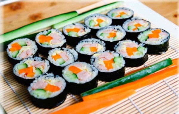 Cách làm kimbap cuộn rong biển Hàn Quốc tại nhà