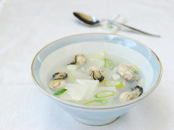 Cách nấu canh hàu củ cải siêu nhanh mà lại vô cùng thơm ngon, bổ dưỡng