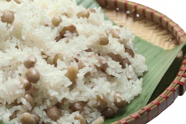 Cách nấu xôi lạc bằng nồi cơm điện “nhàn tênh”