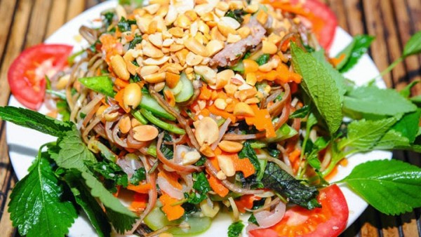 Cách làm nộm hoa chuối tai heo ngon giòn tại nhà