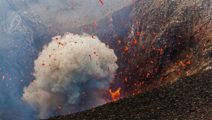 7 điều cần nhớ để bảo toàn tính mạng khi xem núi lửa