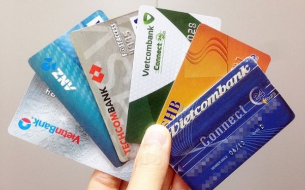 Thẻ ATM có quẹt thanh toán được không? Có mất phí không?