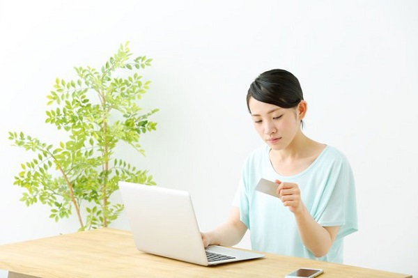 Phí quản lý tài khoản ngân hàng bao gồm những loại nào?