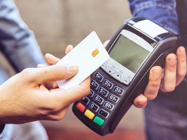 Quẹt thẻ tín dụng là gì? Phí quẹt thẻ tín dụng, thẻ Visa...