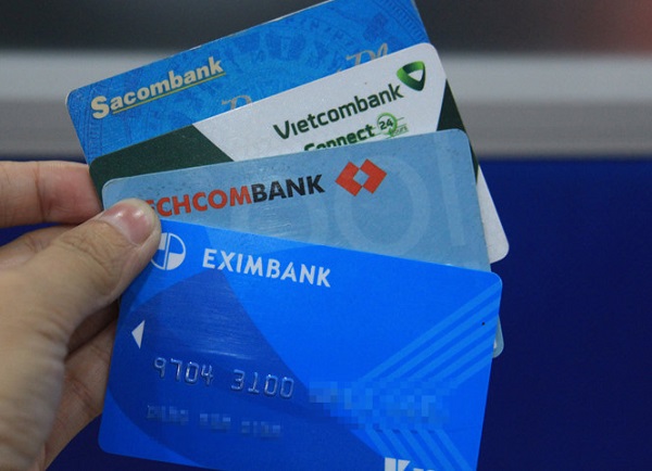 Thẻ ghi nợ nội địa là gì? Phân biệt với thẻ ghi nợ quốc tế?