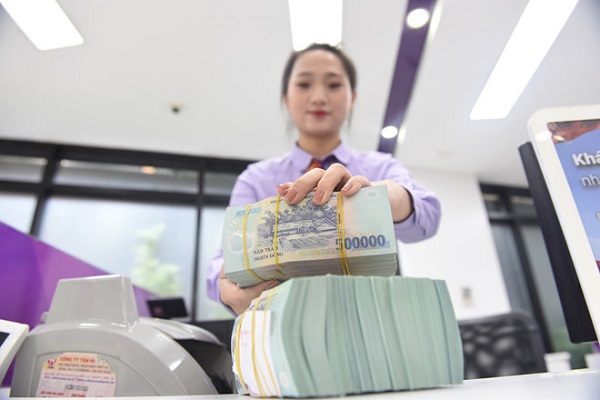 Hướng dẫn thủ tục rút tiền mặt tại các ngân hàng năm 2021