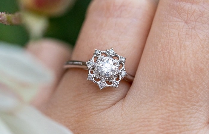 Vàng Trắng Là Gì? Giá Vàng Trắng Hôm Nay Bao Nhiêu 1 Chỉ?