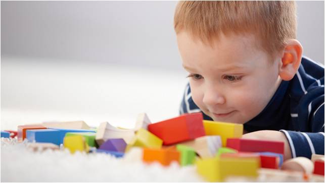 Trẻ tự kỷ là gì? Cách tự chữa trị tự kỷ tại nhà?