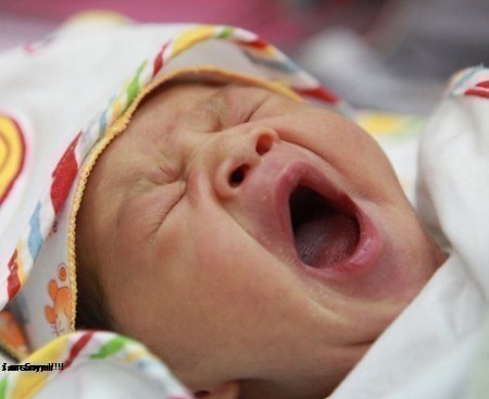 Trộm vía là gì và tại sao lại nói trộm vía khi khen trẻ nhỏ?