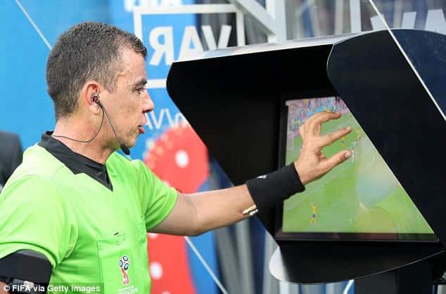 VAR là gì? VAR có bị giới hạn sử dụng?